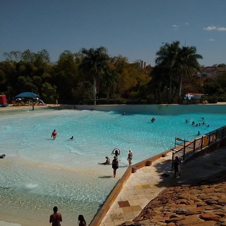 Piazza Com Acesso Ao Clube Diroma Lejlighedshotel Caldas Novas Eksteriør billede