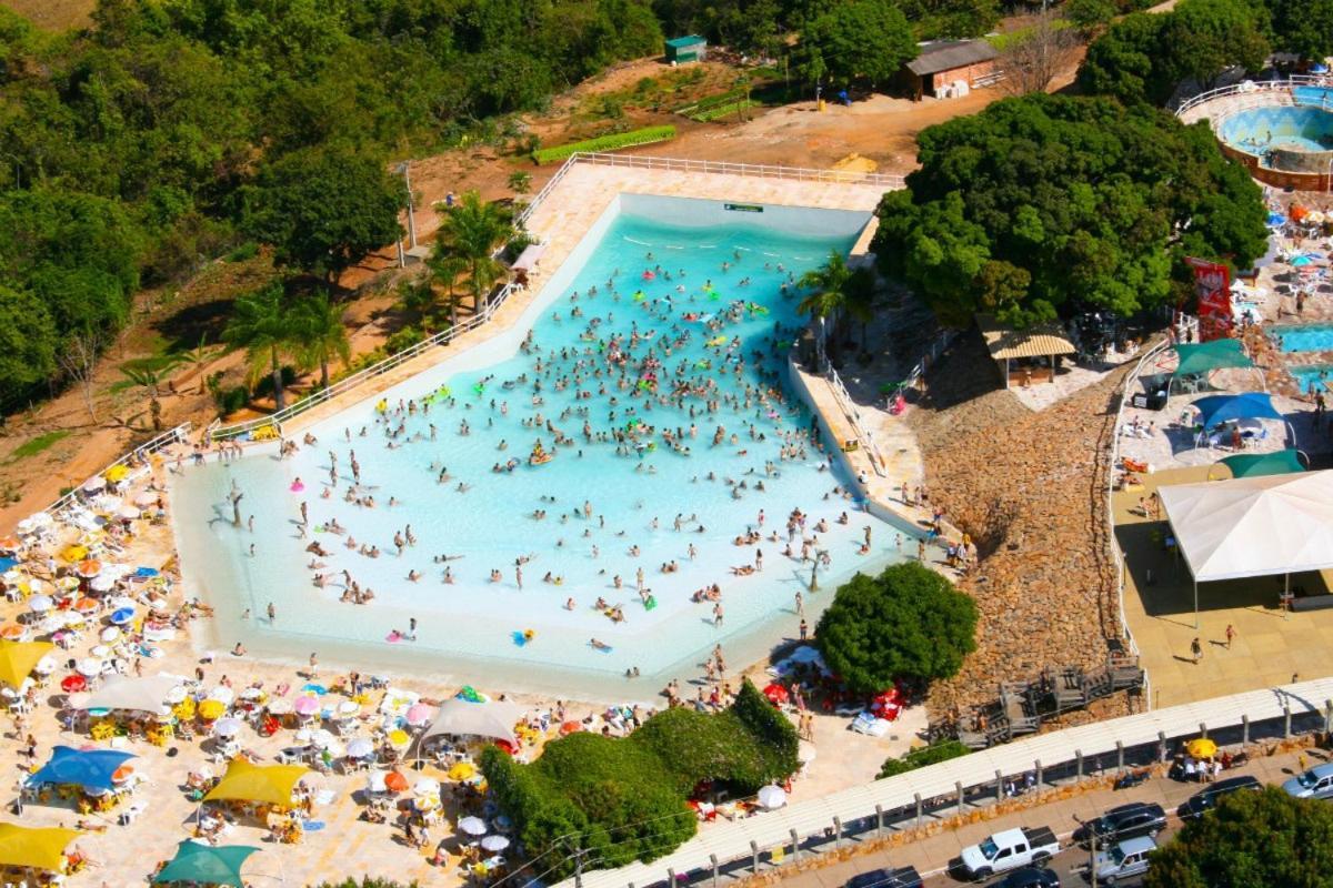 Piazza Com Acesso Ao Clube Diroma Lejlighedshotel Caldas Novas Eksteriør billede