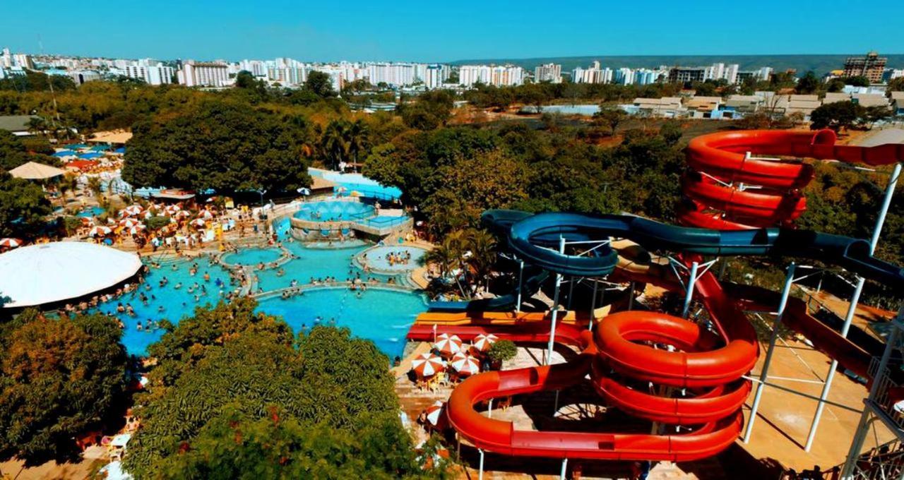 Piazza Com Acesso Ao Clube Diroma Lejlighedshotel Caldas Novas Eksteriør billede
